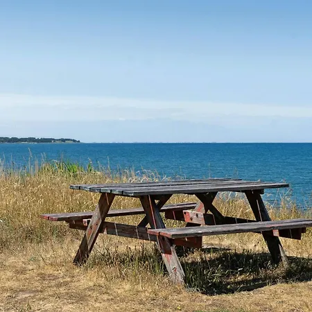 Wake To Waves With Sea As A Neighbour *