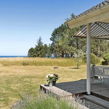 Prázdninový dům Wake To Waves With Sea As A Neighbour