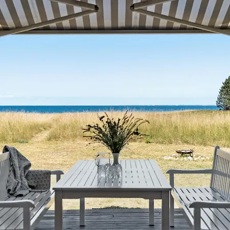 Wake To Waves With Sea As A Neighbour *