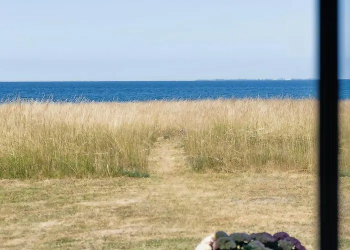 Wake To Waves With Sea As A Neighbour *